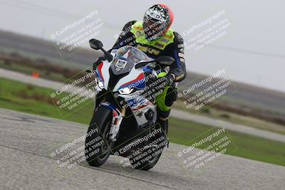 media/Nov-29-2025-TrackDaz (Sat) [[10ae2d9bce]]/B Group/Session 4 (Wheelie Bump)/